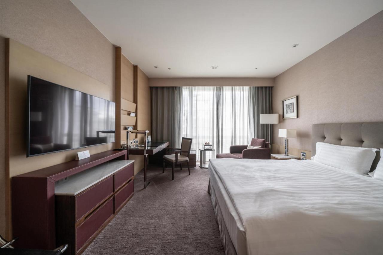 Taipung Suites Тайнан Екстериор снимка