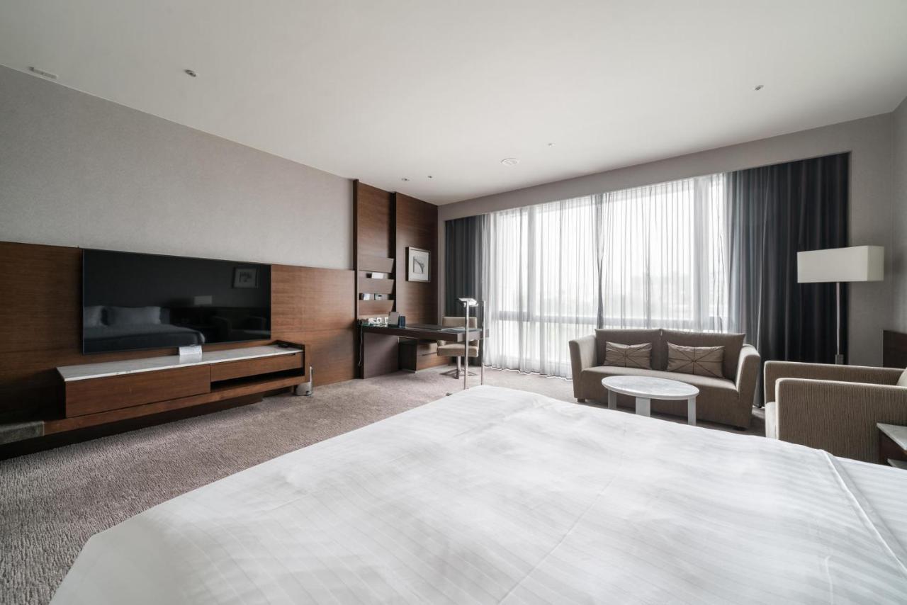 Taipung Suites Тайнан Екстериор снимка