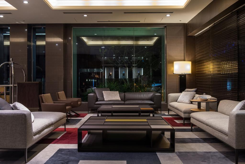 Taipung Suites Тайнан Екстериор снимка