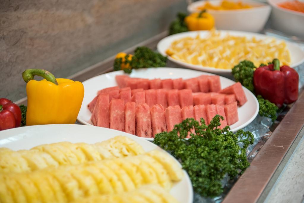 Taipung Suites Тайнан Екстериор снимка