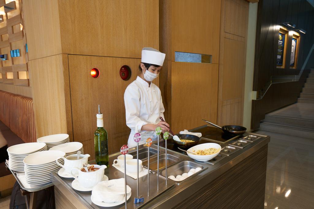 Taipung Suites Тайнан Екстериор снимка